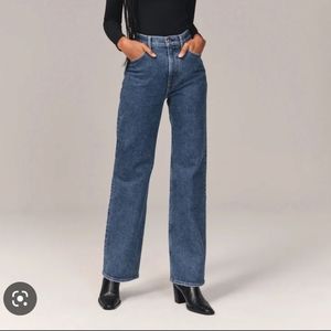 Abercrombie and Fitch The 90's Relaxed Jean High Rise Curve Love